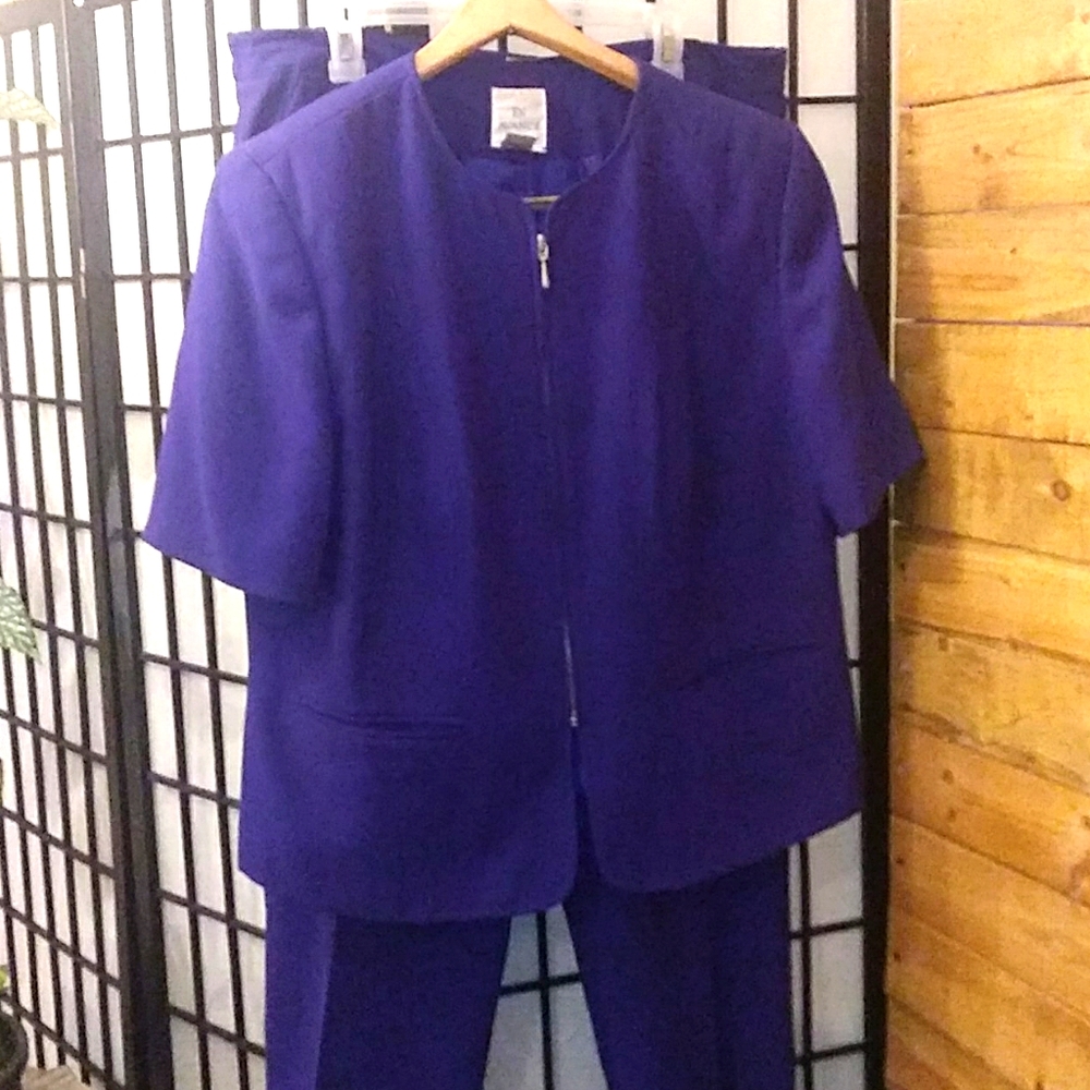 Zippered Short Sleeves Pant Suit